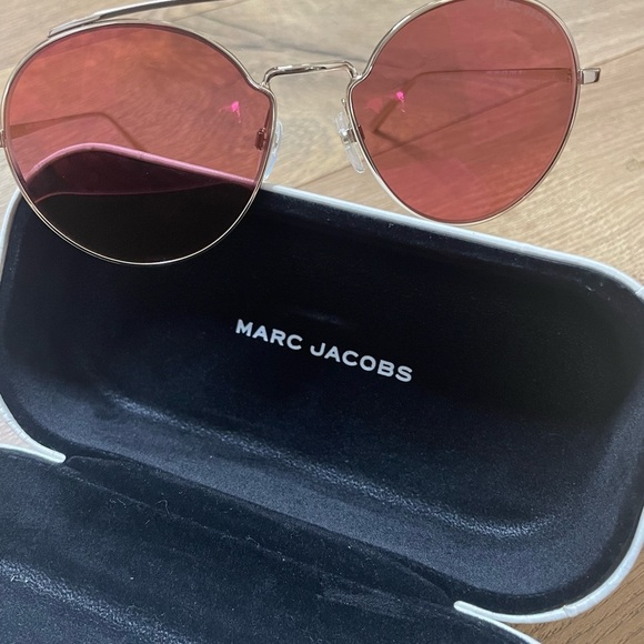 Authentic 
Marc Jacobs Pink Round Sunglasses with Metallic Frame main image 9